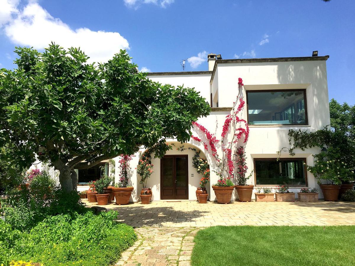 Tenuta Donnanna Agriturismo&Glamping Галатоне Екстериор снимка