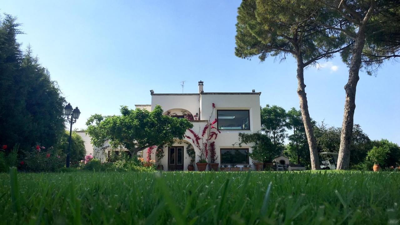 Tenuta Donnanna Agriturismo&Glamping Галатоне Екстериор снимка