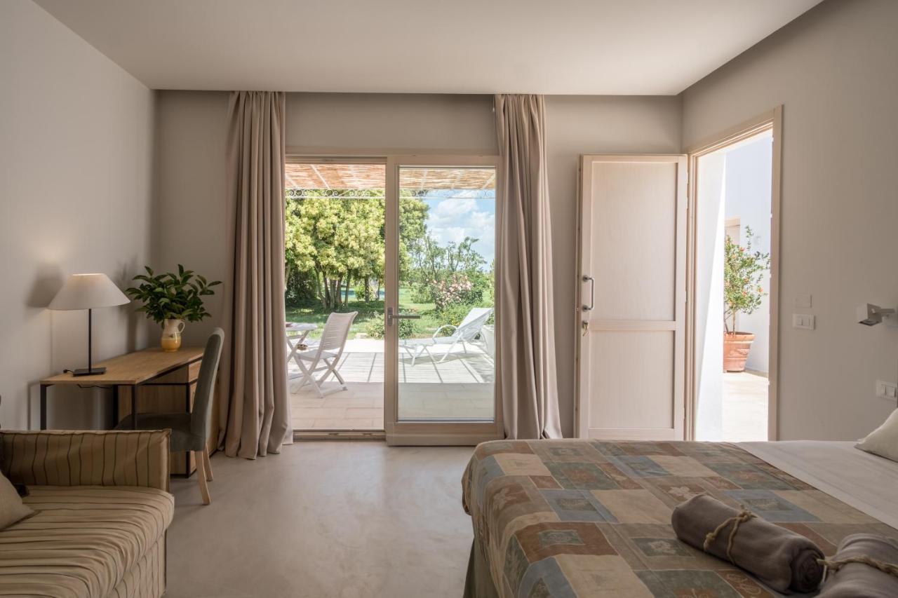 Tenuta Donnanna Agriturismo&Glamping Галатоне Екстериор снимка