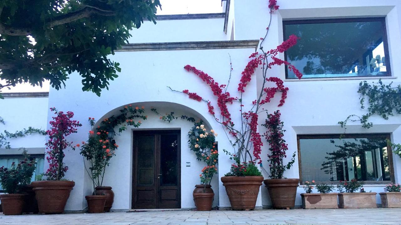 Tenuta Donnanna Agriturismo&Glamping Галатоне Екстериор снимка