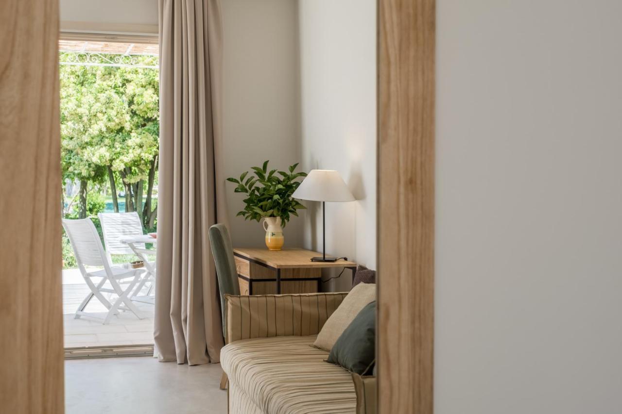 Tenuta Donnanna Agriturismo&Glamping Галатоне Екстериор снимка