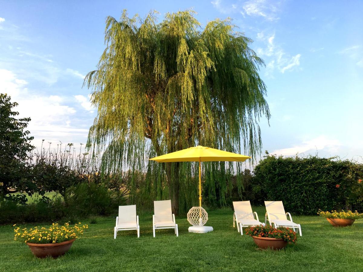 Tenuta Donnanna Agriturismo&Glamping Галатоне Екстериор снимка