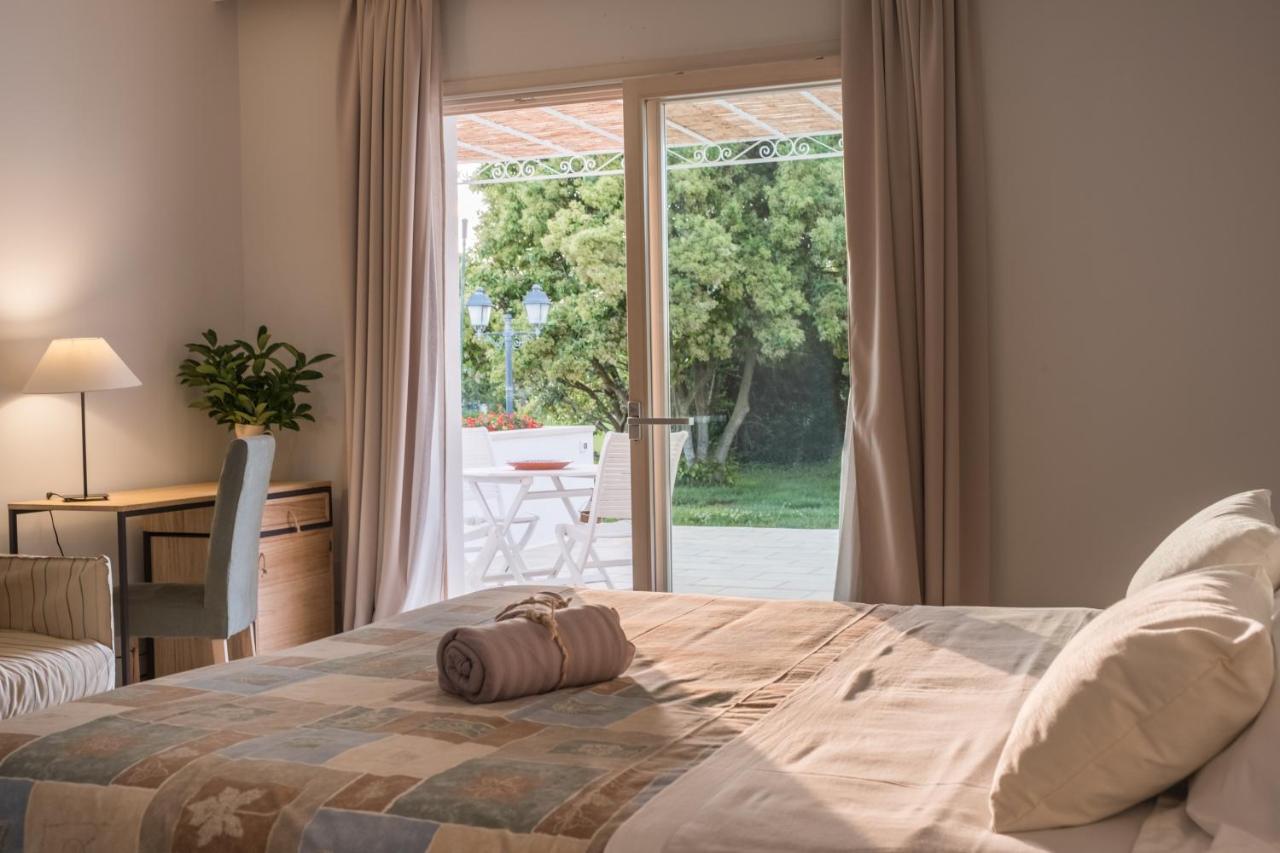Tenuta Donnanna Agriturismo&Glamping Галатоне Екстериор снимка