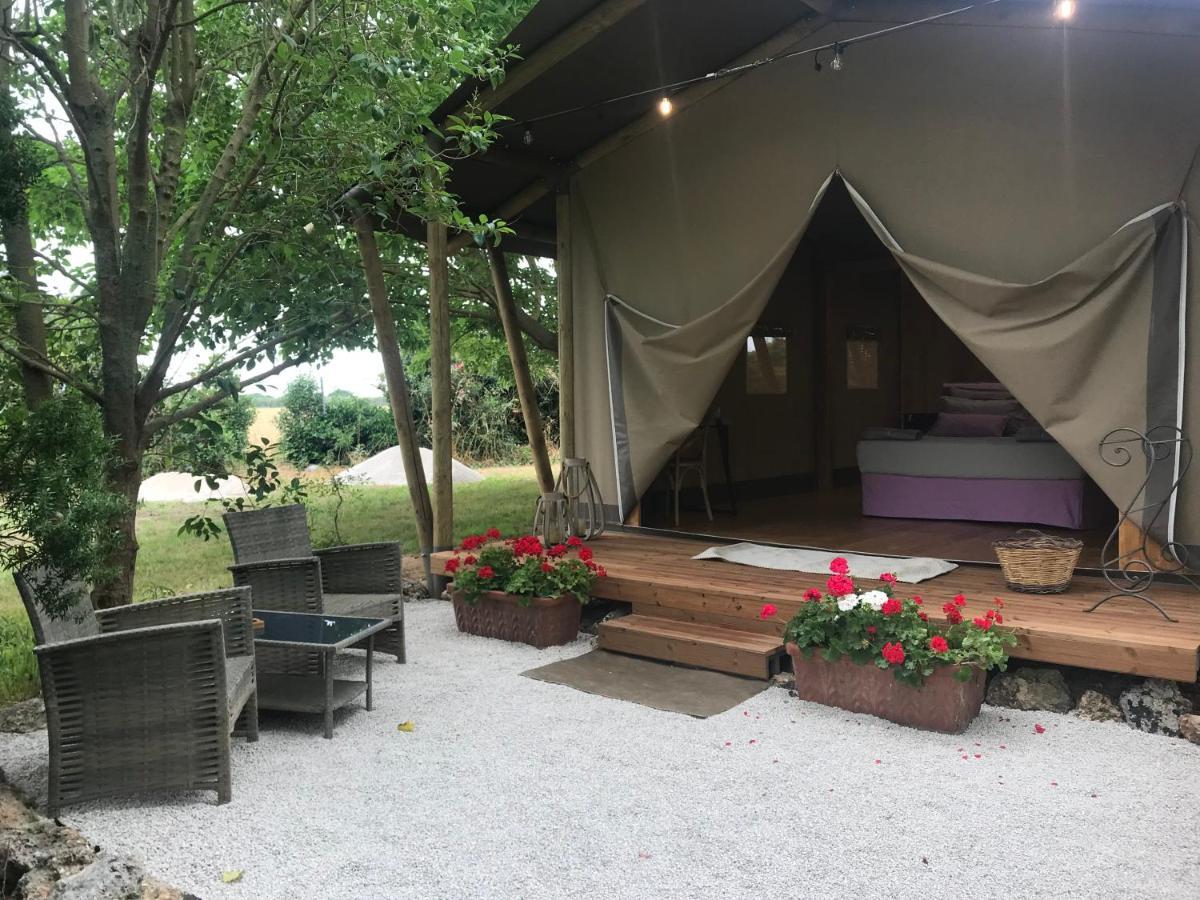 Tenuta Donnanna Agriturismo&Glamping Галатоне Екстериор снимка